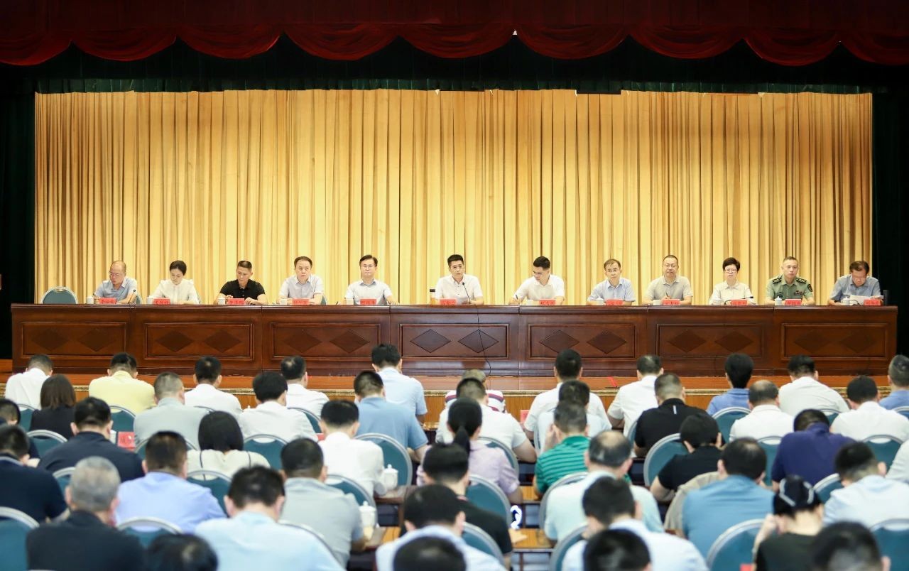 豐澤區委區政府與各街道簽訂2025年平安建設、生態環境保護目標責任書