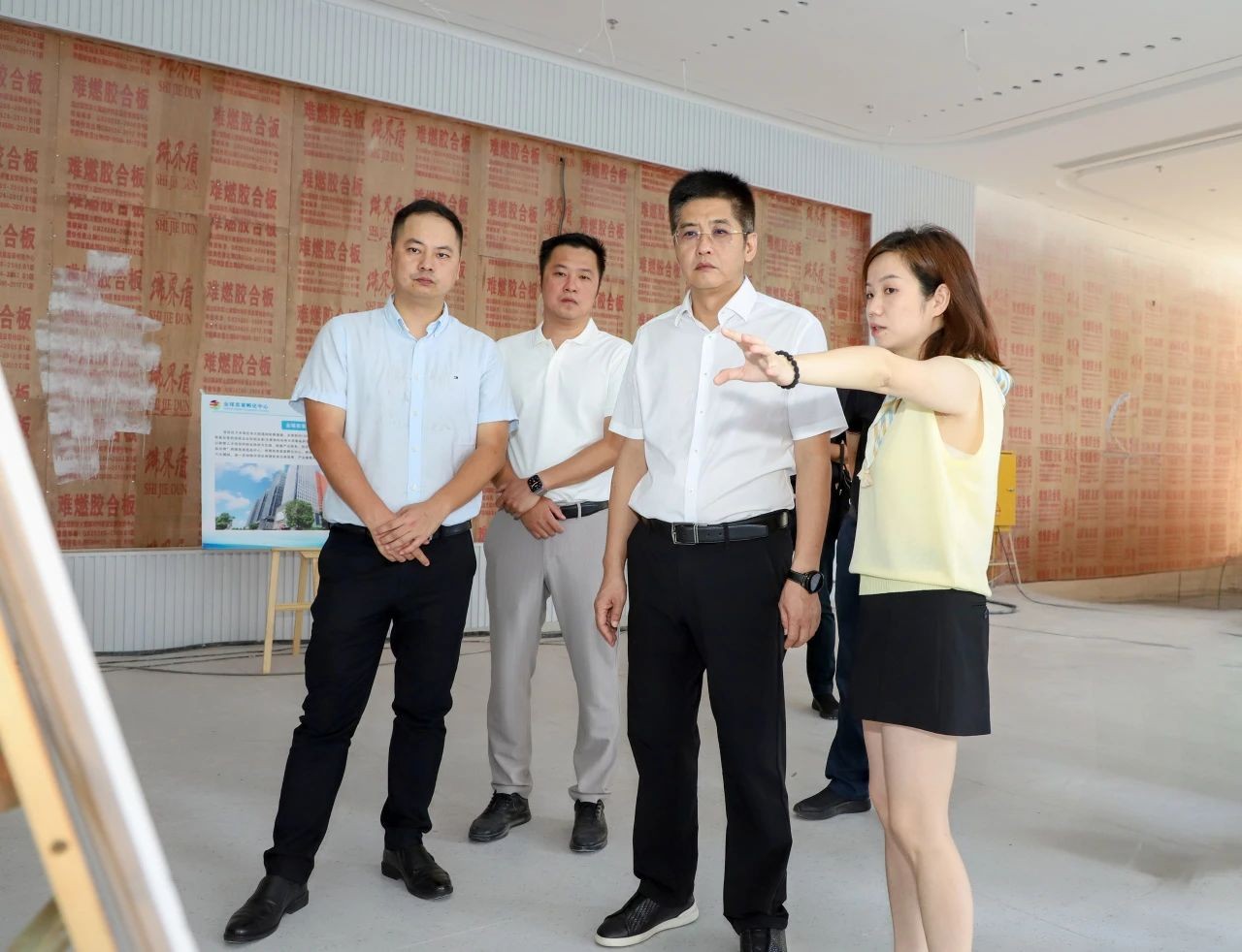 豐澤區(qū)委主要領導調研內外貿發(fā)展、產業(yè)社區(qū)提級和片區(qū)更新提速等工作