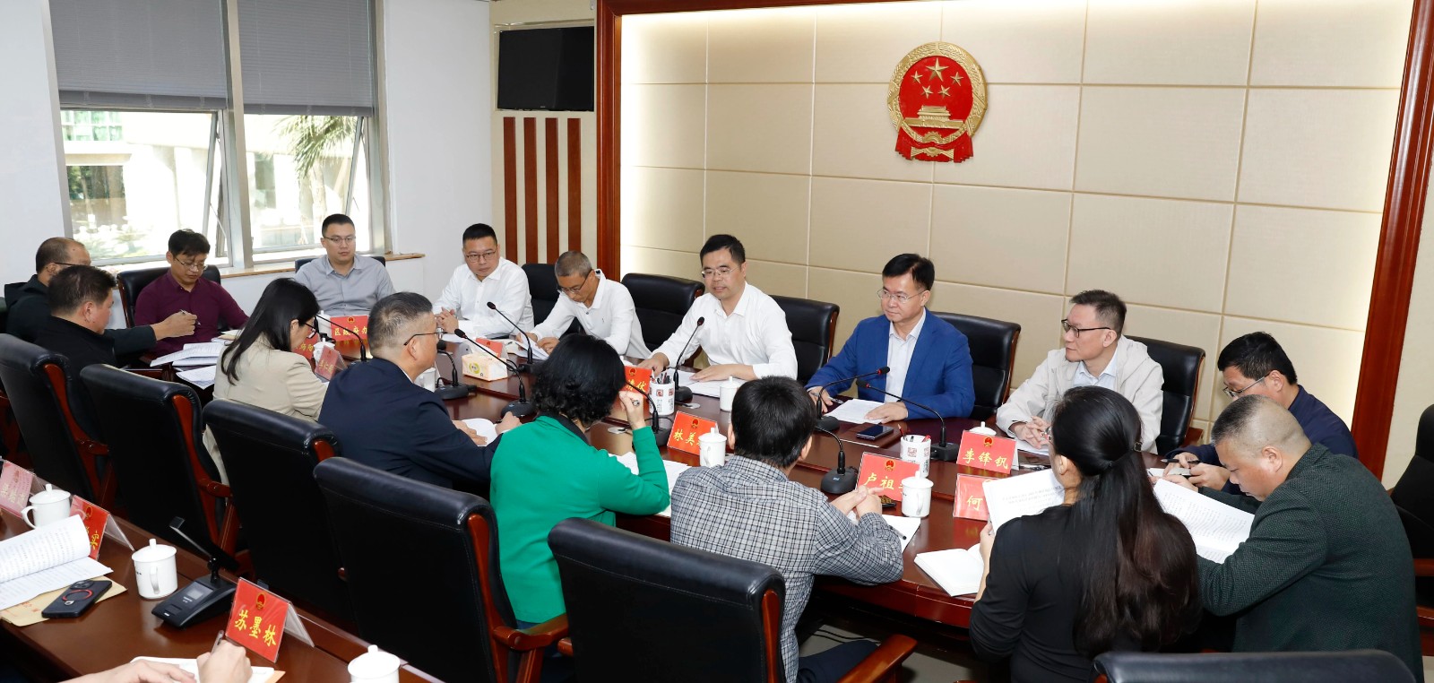 豐澤區(qū)政府就《政府工作報告》向區(qū)人大常委會和離退休干部征求意見建議